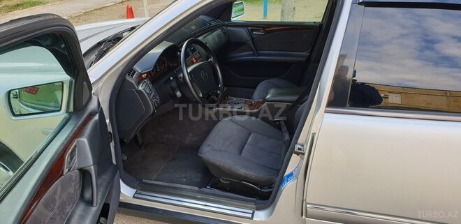 Mercedes E 230 1996, 326,000 km - 2.3 l - Bakı
