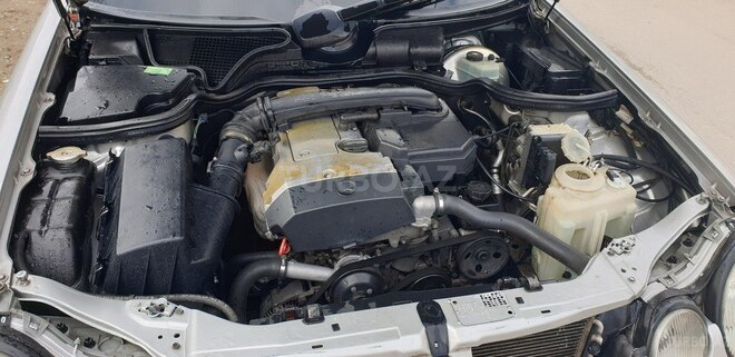 Mercedes E 230 1996, 326,000 km - 2.3 l - Bakı
