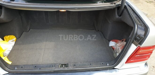 Mercedes E 230 1996, 326,000 km - 2.3 l - Bakı