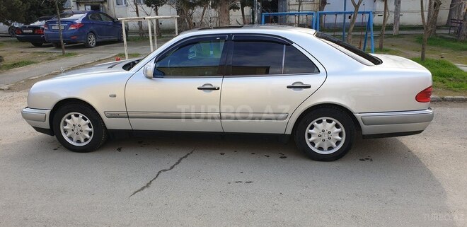 Mercedes E 230 1996, 326,000 km - 2.3 l - Bakı