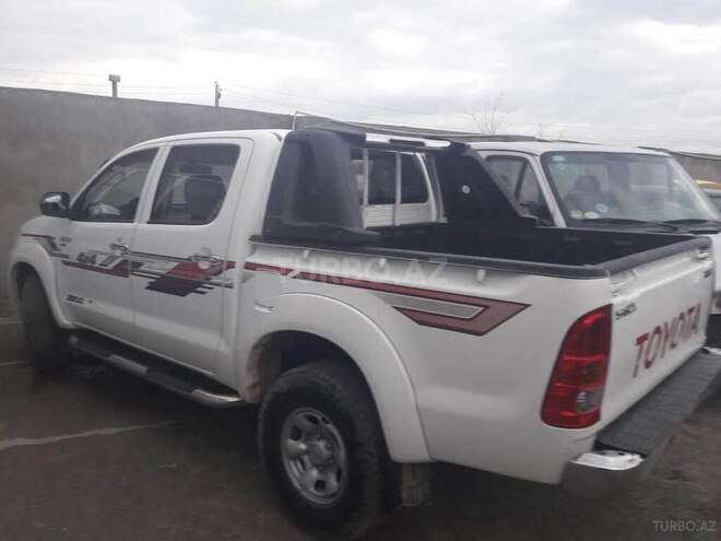 Toyota Hilux 2011, 136,000 km - 2.5 l - Bakı