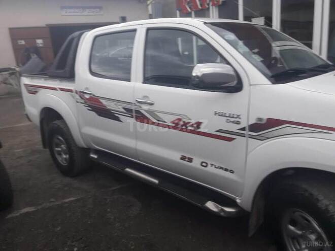 Toyota Hilux 2011, 136,000 km - 2.5 l - Bakı