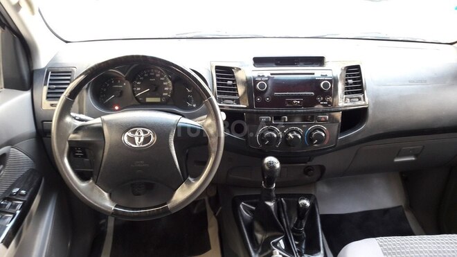 Toyota Hilux 2011, 136,000 km - 2.5 l - Bakı