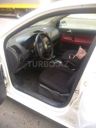 Volkswagen Polo 2003, 240,000 km - 1.4 л - Bakı