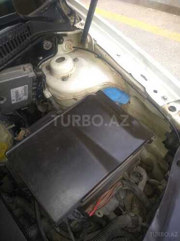 Volkswagen Polo 2003, 240,000 km - 1.4 л - Bakı