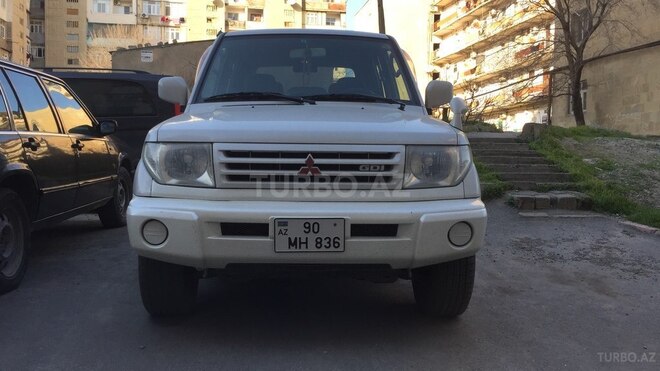 Mitsubishi Pajero io 2000, 270,000 km - 2.0 l - Bakı