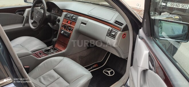Mercedes E 240 1998, 285,000 km - 2.4 l - Bakı
