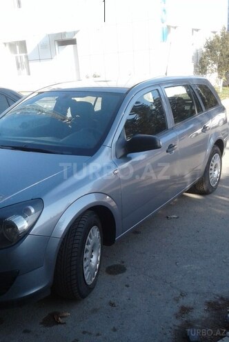 Opel Astra 2005, 167,000 km - 1.6 л - Qusar