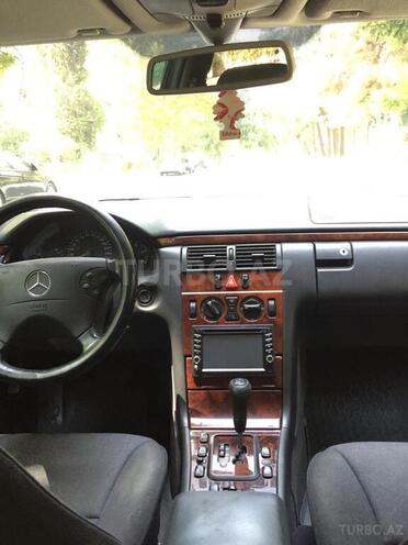 Mercedes E 270 2000, 327,000 km - 2.7 л - Bakı