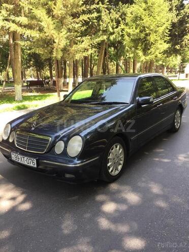 Mercedes E 270 2000, 327,000 km - 2.7 л - Bakı