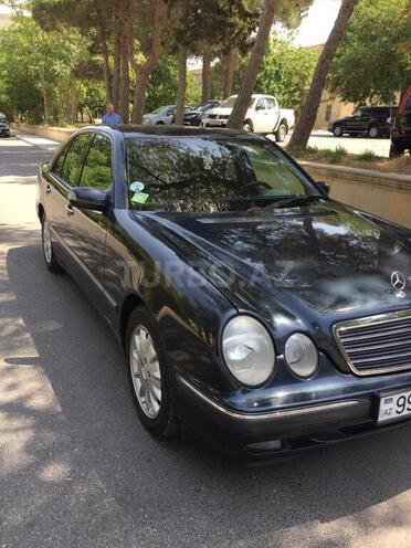 Mercedes E 270 2000, 327,000 km - 2.7 л - Bakı