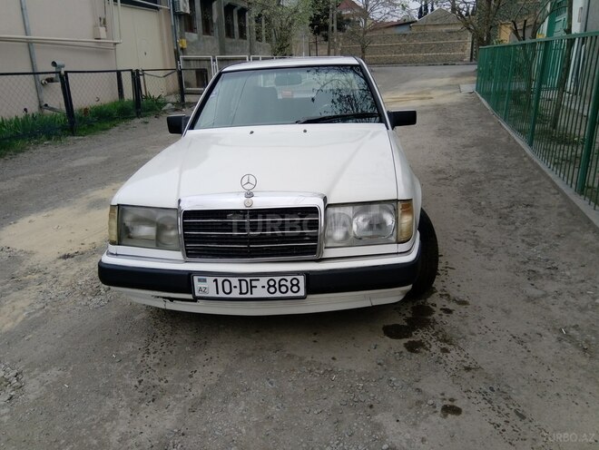 Mercedes E 230 1986, 266,600 km - 2.3 l - Gəncə
