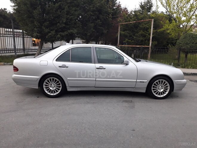 Mercedes E 220 2002, 389,600 km - 2.2 l - Bakı