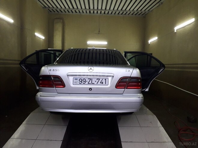 Mercedes E 220 2002, 389,600 km - 2.2 l - Bakı