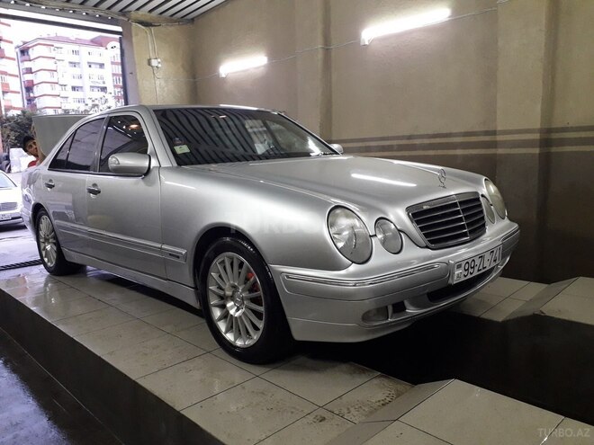 Mercedes E 220 2002, 389,600 km - 2.2 l - Bakı