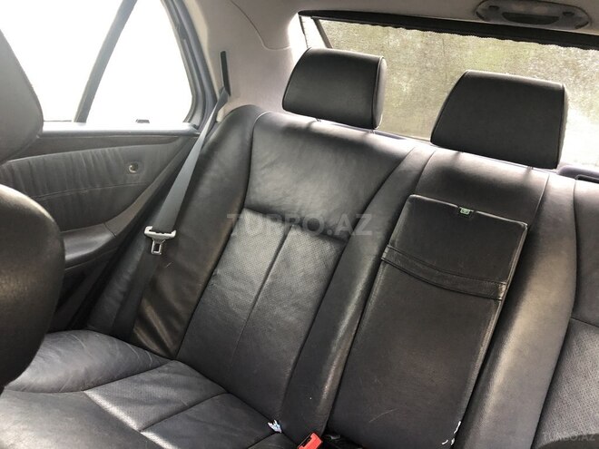 Mercedes E 280 2000, 260,000 km - 2.8 l - Bakı
