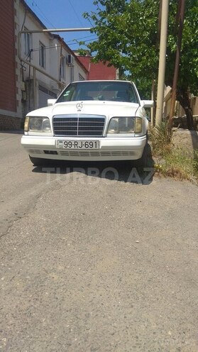 Mercedes E 230 1986, 245,000 km - 2.6 l - Bakı