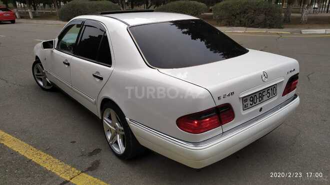 Mercedes E 240 1999, 316,000 km - 2.4 л - Sumqayıt