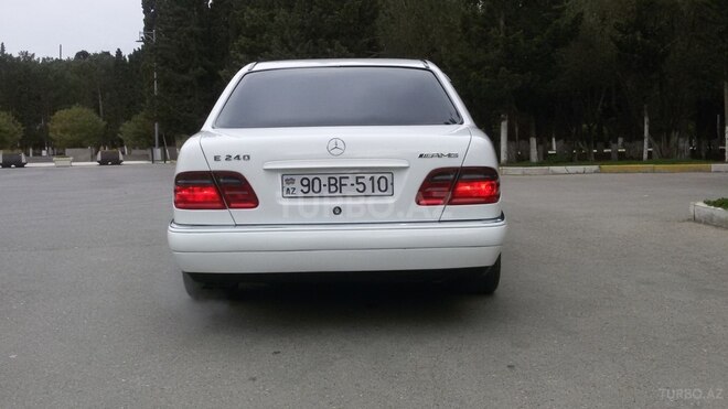 Mercedes E 240 1999, 316,000 km - 2.4 л - Sumqayıt
