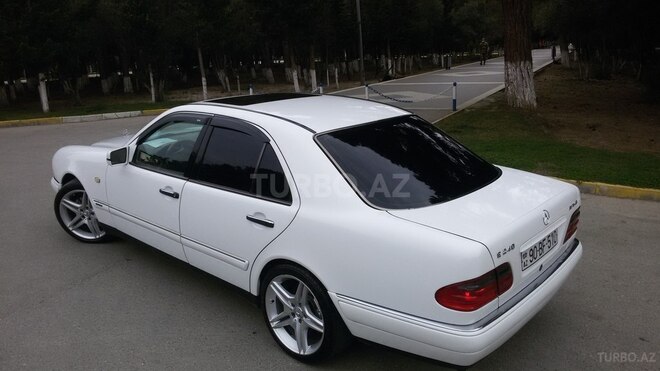 Mercedes E 240 1999, 316,000 km - 2.4 л - Sumqayıt