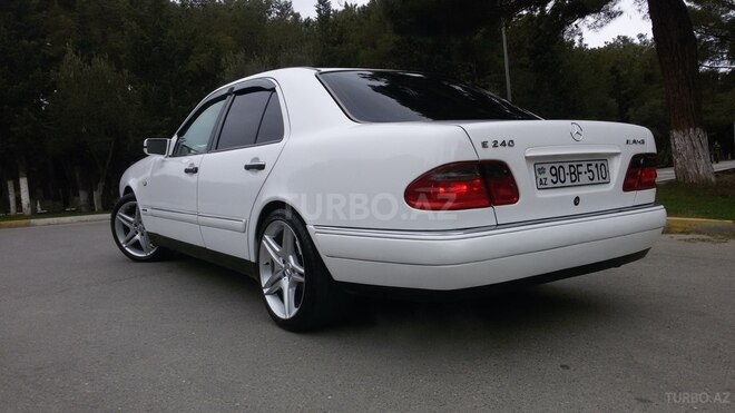 Mercedes E 240 1999, 316,000 km - 2.4 л - Sumqayıt