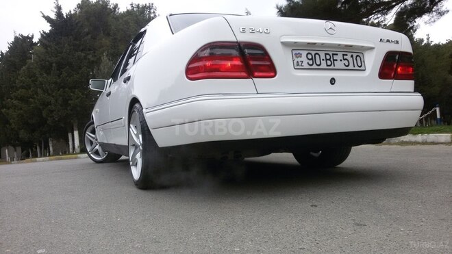 Mercedes E 240 1999, 316,000 km - 2.4 л - Sumqayıt