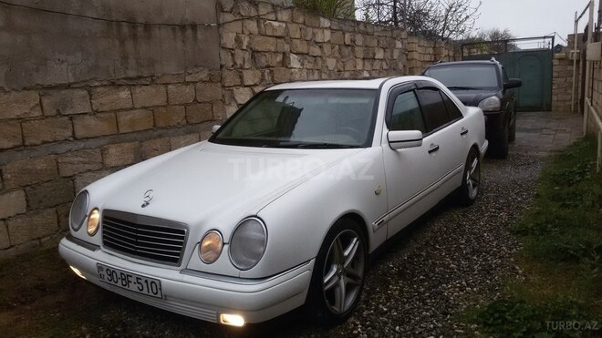 Mercedes E 240 1999, 316,000 km - 2.4 л - Sumqayıt