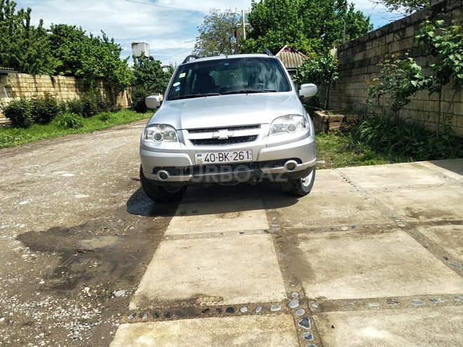 Chevrolet Niva 2010, 60,000 km - 1.7 l - Quba