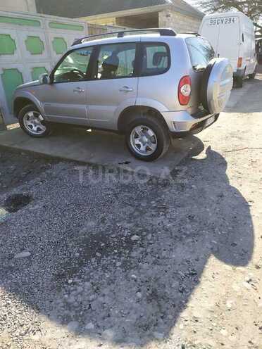 Chevrolet Niva 2010, 60,000 km - 1.7 l - Quba