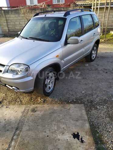 Chevrolet Niva 2010, 60,000 km - 1.7 l - Quba