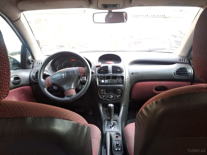 Peugeot 206 2005, 235,000 km - 1.6 l - Bakı