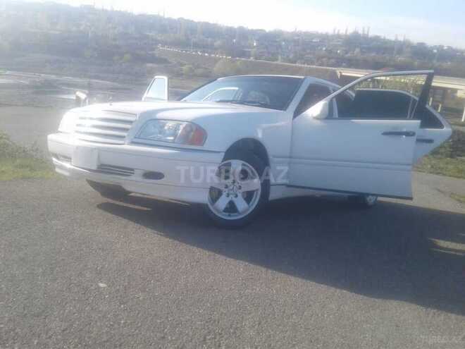 Mercedes C 280 2020, 5,000 km - 0.6 l - Quba