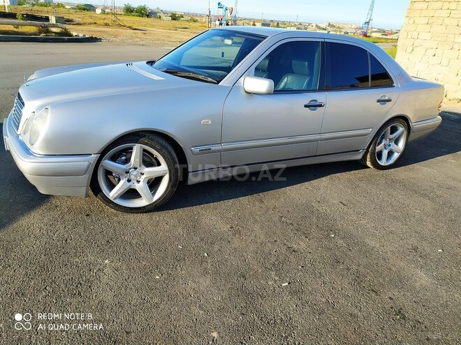 Mercedes E 240 1998, 2,993,252 km - 0.2 л - Bakı