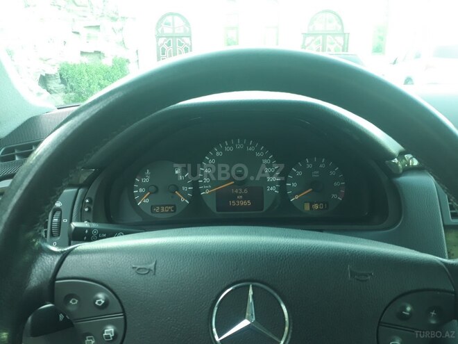Mercedes E 240 2000, 154,000 km - 2.4 l - Bakı
