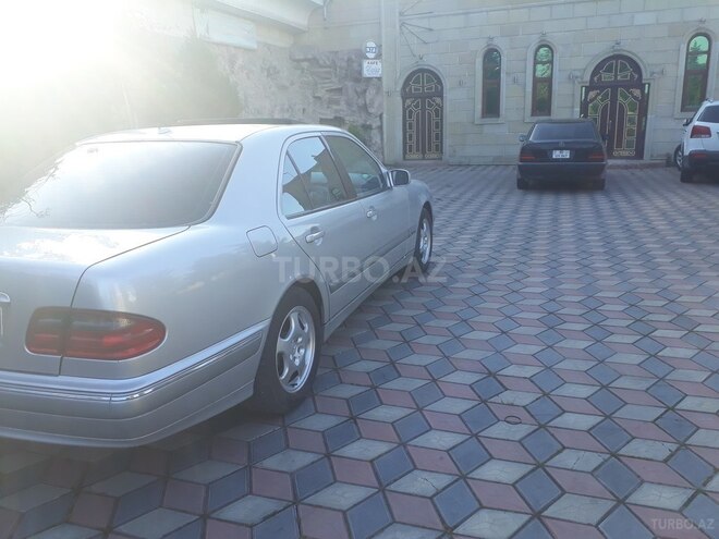 Mercedes E 240 2000, 154,000 km - 2.4 l - Bakı
