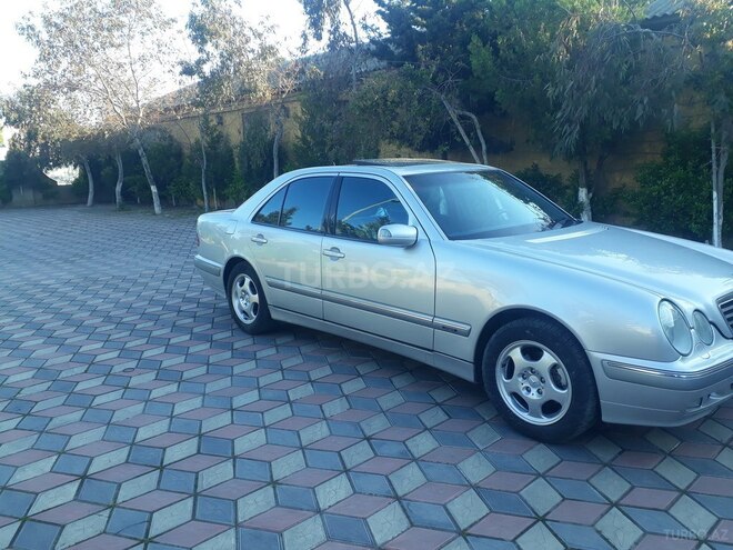 Mercedes E 240 2000, 154,000 km - 2.4 l - Bakı