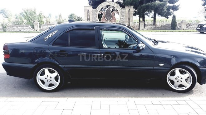 Mercedes C 200 1999, 200,000 km - 0.2 l - Tovuz