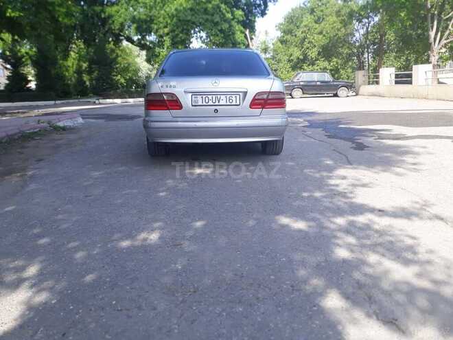 Mercedes E 320 2000, 388,000 km - 3.2 л - Bərdə