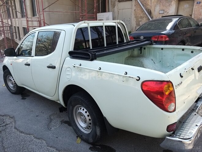 Mitsubishi L200 2007, 135,000 km - 2.5 l - Bakı