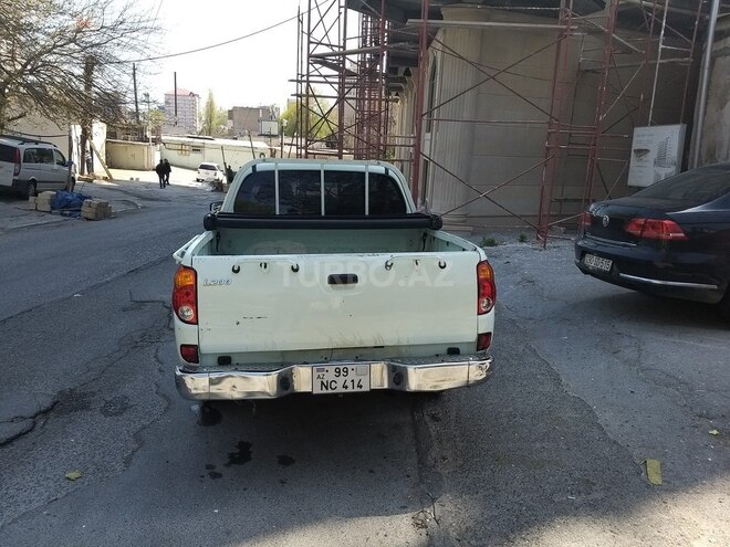 Mitsubishi L200 2007, 135,000 km - 2.5 l - Bakı