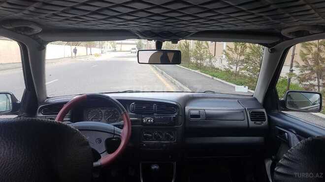Volkswagen Vento 1993, 325,566 km - 2.0 l - Quba