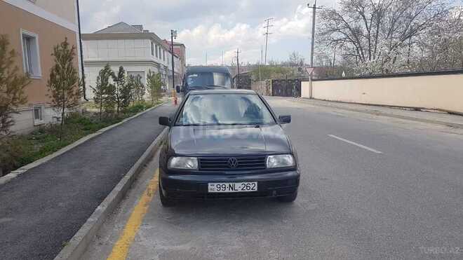 Volkswagen Vento 1993, 325,566 km - 2.0 l - Quba