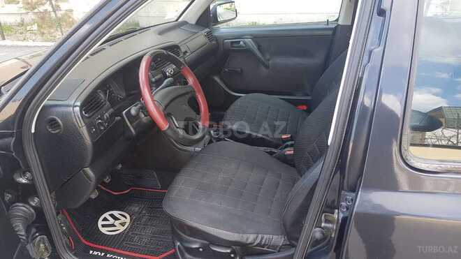 Volkswagen Vento 1993, 325,566 km - 2.0 l - Quba