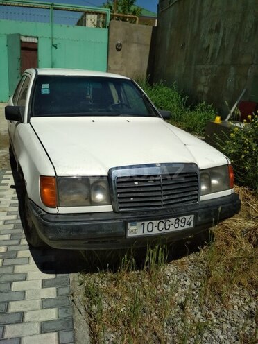 Mercedes E 200 1986, 300,000 km - 2.0 l - Bakı