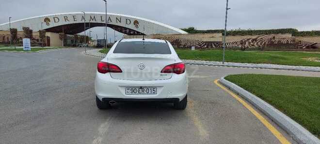 Opel Astra 2013, 118,672 km - 1.4 l - Bakı