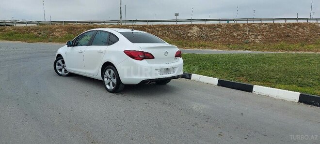 Opel Astra 2013, 118,672 km - 1.4 l - Bakı
