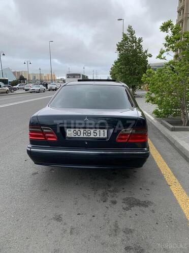 Mercedes E 240 2000, 385,000 km - 2.6 l - Bakı