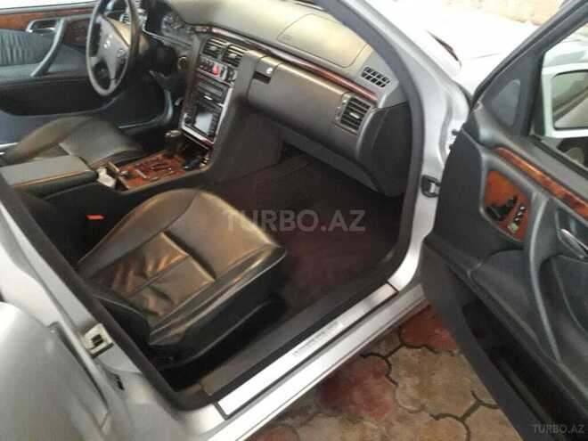 Mercedes E 240 2000, 266,053 km - 2.6 l - Zaqatala