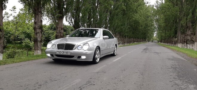 Mercedes E 240 2000, 266,053 km - 2.6 l - Zaqatala