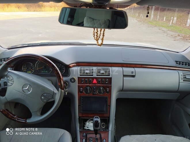 Mercedes E 200 1999, 249,000 km - 2.0 l - Sabirabad